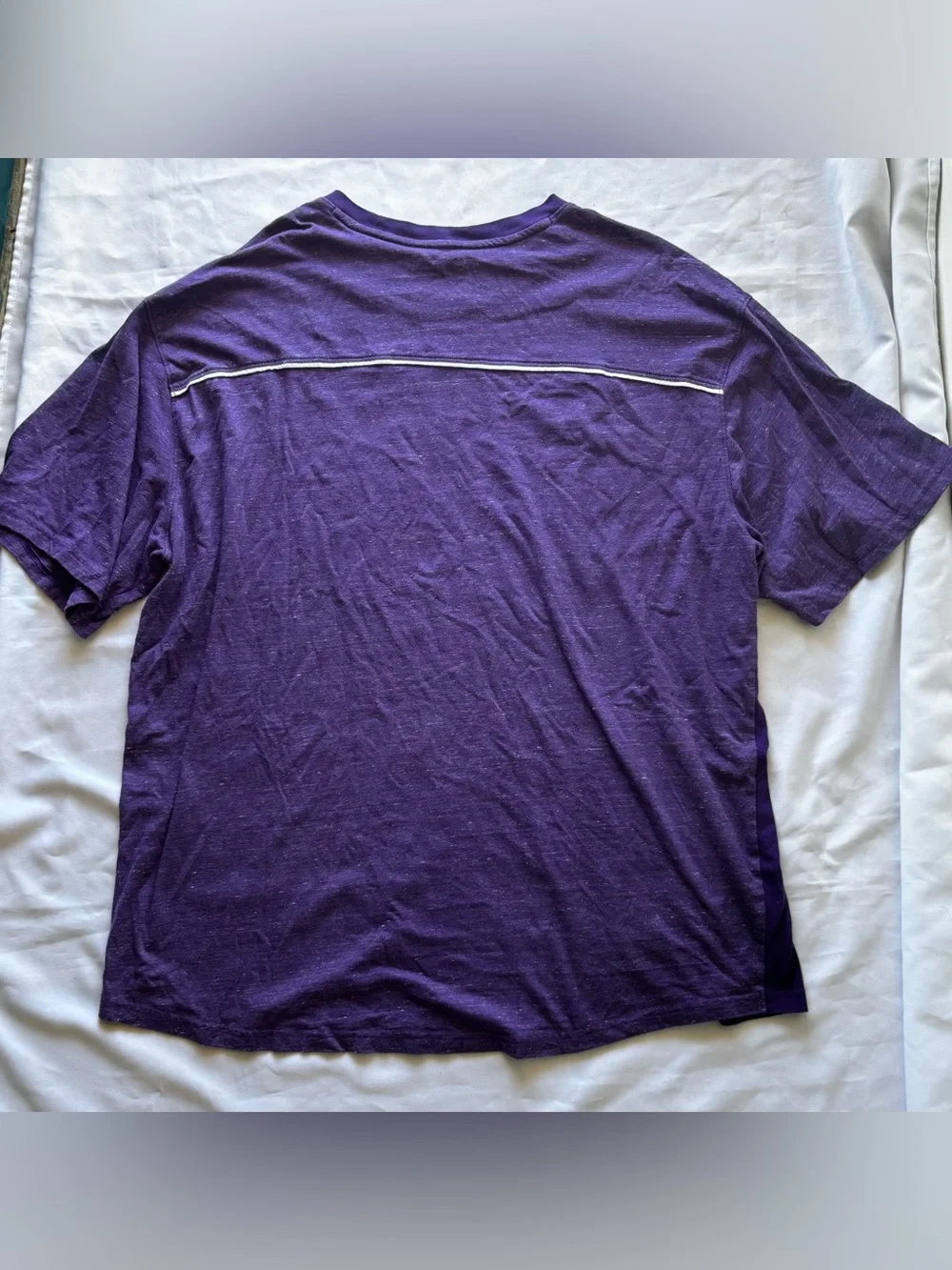Under Armour Men’s JMU Dukes Graphic Tee in Duke Purple Sz 3X - Picture 3 of 5